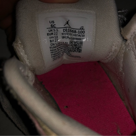 USED 6C Nike Shoes (DD1668-100) - Picture 5 of 8